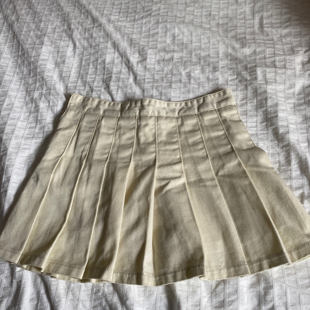 Brandy Melville Dana skirt